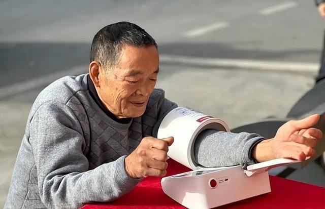 “最佳血压”是多少？医生表示：过67岁以后，血压最好控制这范围