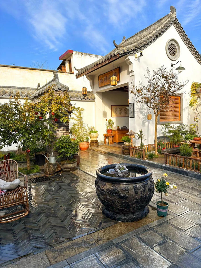 老了，就想有个小院，和你慢慢变老！