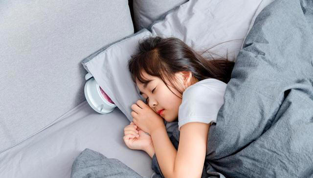 足够的睡眠，到底需要多久？睡眠对健康的重要性，立即查看！