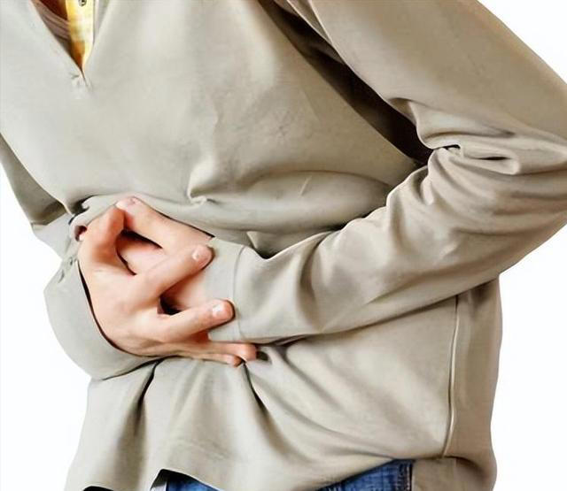 医生告诫：肝癌早期不是腹痛，而是频繁出现这5症状，千万别忽视