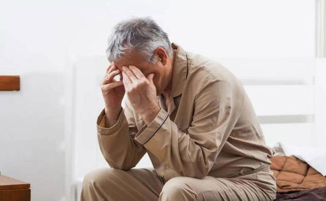 医生告诫：肝癌早期不是腹痛，而是频繁出现这5症状，千万别忽视