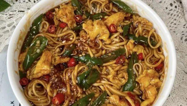 喜欢吃面条的朋友看过来，分享几道面条的新吃法，做法很简单