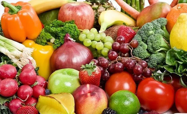 医生提醒：胃癌早期不是反胃，而是频繁出现这4症状，千万别忽视