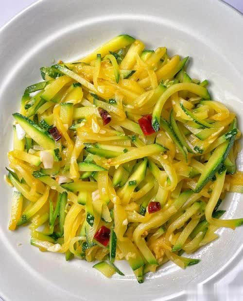 肝血多睡眠好！常吃这8道养肝菜，滋补安神助眠