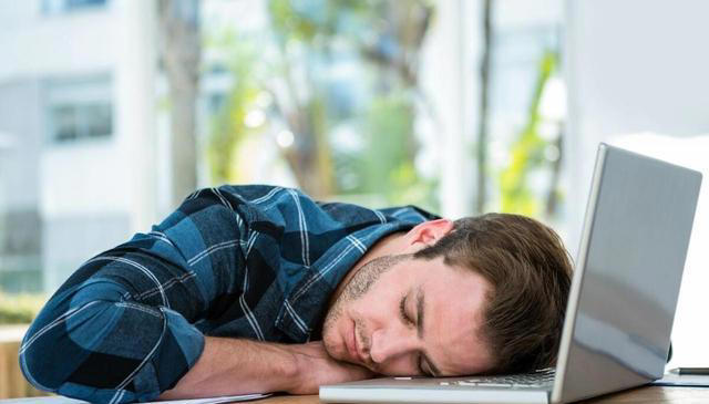 “饭后午休1小时”被推翻？ 上了年纪，午休要注意这些事