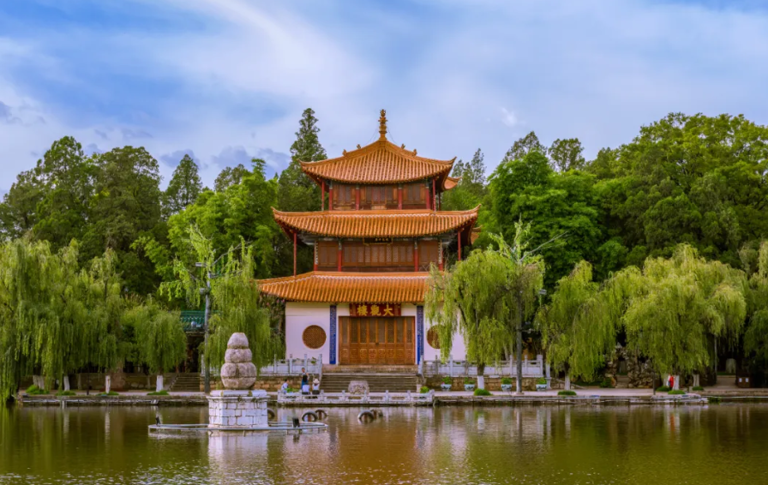 云南昆明旅游必去的景点，昆明游玩必去的10大景点推荐，建议收好！