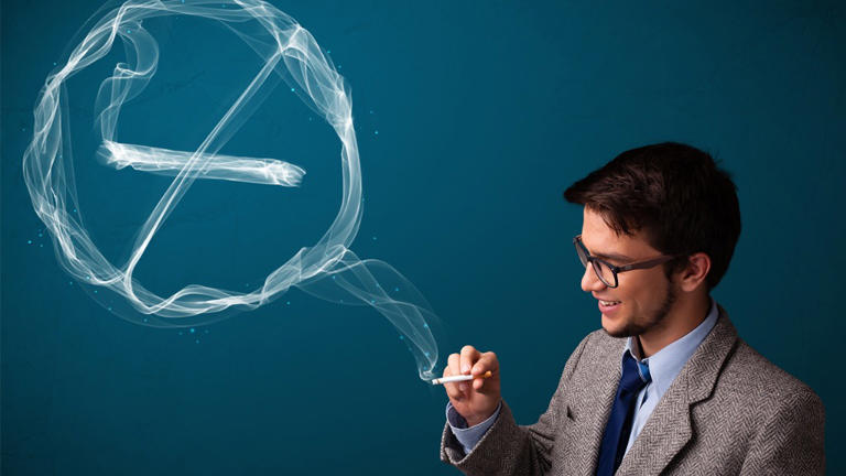  医生发现：男性若戒掉吸烟，用不了半年时间，身体或会有5个改变 