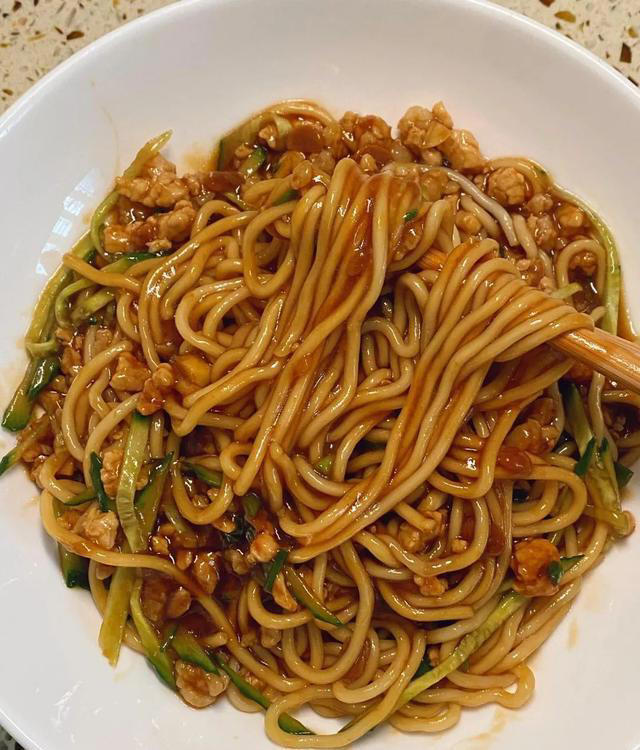 推荐5道特色食谱，做法简单易学，大人小孩都喜欢吃，有喜欢的朋友快来试试吧！