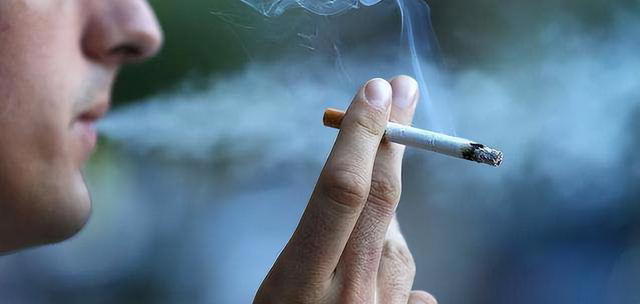 66岁老人强行戒烟，结果会怎样？60岁以后，还有必要戒烟吗？