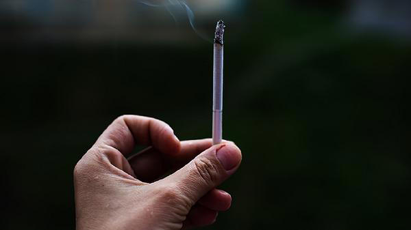 4种迹象提醒你该戒烟了，多数吸烟者至少有一种，看看你是否有!