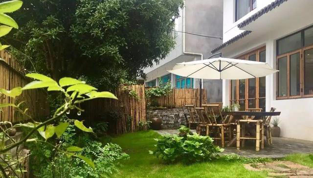 庭院栽种“5种花”，耐热耐寒四季有花，这样的院子太让人羡慕了