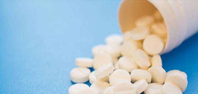 家里养花别再直接浇水了，老花农教我一招，叶绿根壮爆满盆，实用