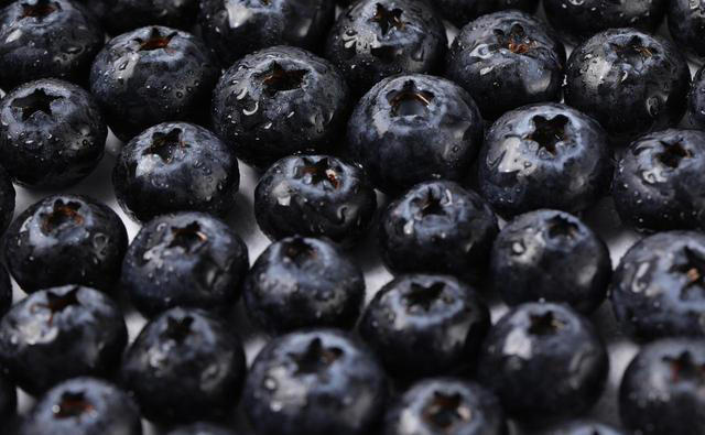 蓝莓被点名！医生提醒：高血糖患者常吃蓝莓，很快或迎来这些后果