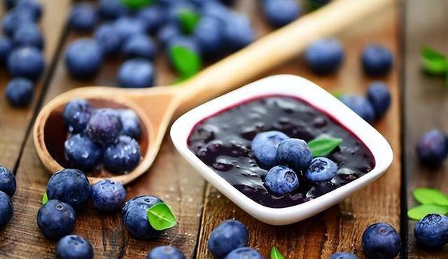 蓝莓被点名！医生提醒：高血糖患者常吃蓝莓，很快或迎来这些后果