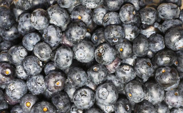 蓝莓被点名！医生提醒：高血糖患者常吃蓝莓，很快或迎来这些后果