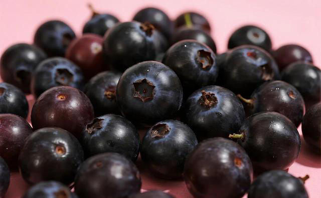 蓝莓被点名！医生提醒：高血糖患者常吃蓝莓，很快或迎来这些后果