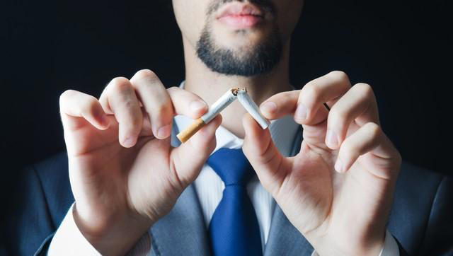 吸烟要看时间？早起吸烟对身体伤害太大，这两个时间最好也别抽