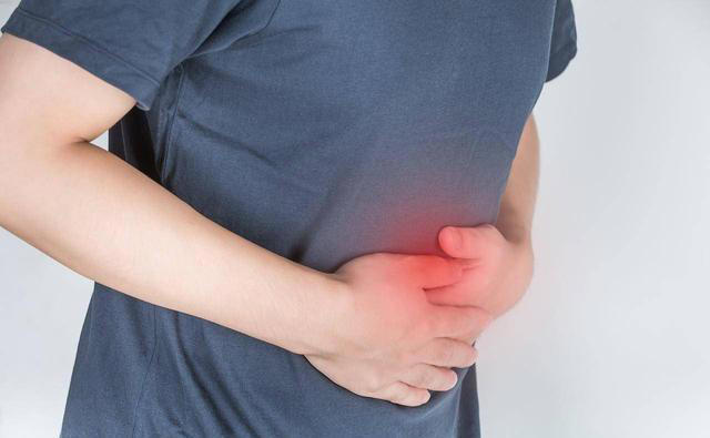 肝部开始癌变时，身体通常会给出“暗示”，别大意了，拖到中晚期