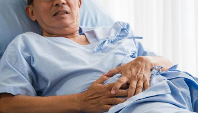 肝部开始癌变时，身体通常会给出“暗示”，别大意了，拖到中晚期