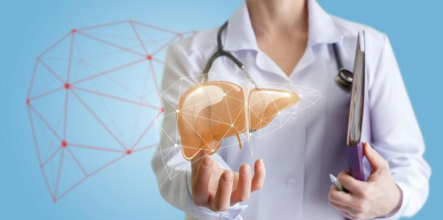 肝部开始癌变时，身体通常会给出“暗示”，别大意了，拖到中晚期