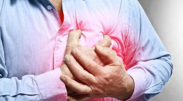 学医后才知道，心脏最危险信号，不是胸闷，而是频繁出现6症状