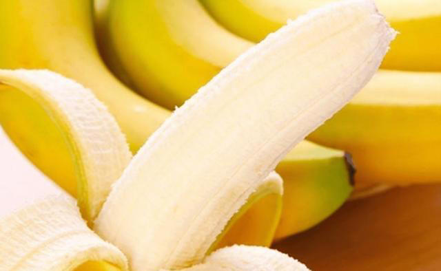 香蕉是血栓的溶剂？医生苦劝：不想血管堵塞，少吃这6种食物