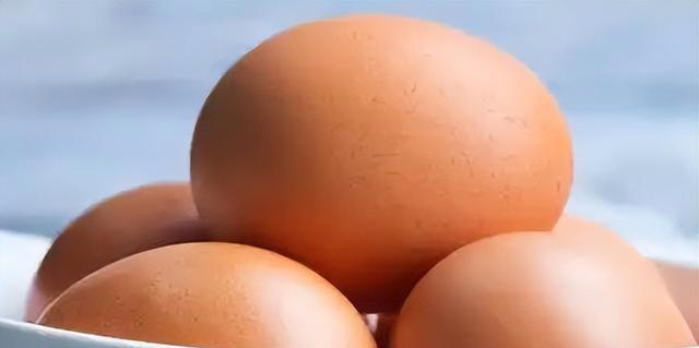 鸡蛋立大功！调查发现：过了60岁的人，鸡蛋每周最好吃够这个量！