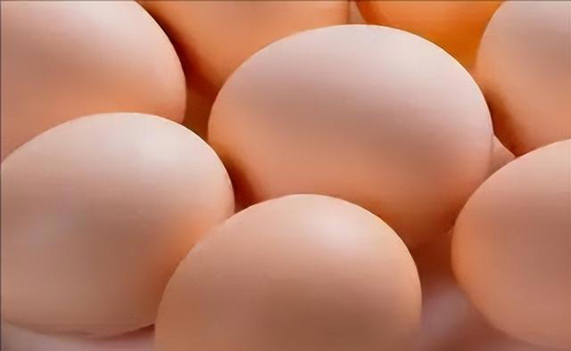 鸡蛋立大功！调查发现：过了60岁的人，鸡蛋每周最好吃够这个量！