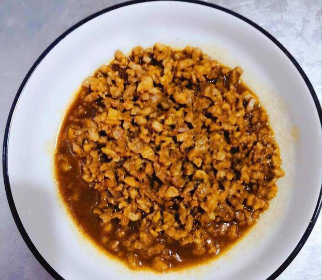 爱吃面条的要收藏，分享秘制炸酱，酱香浓郁，拌饭拌面都是一绝