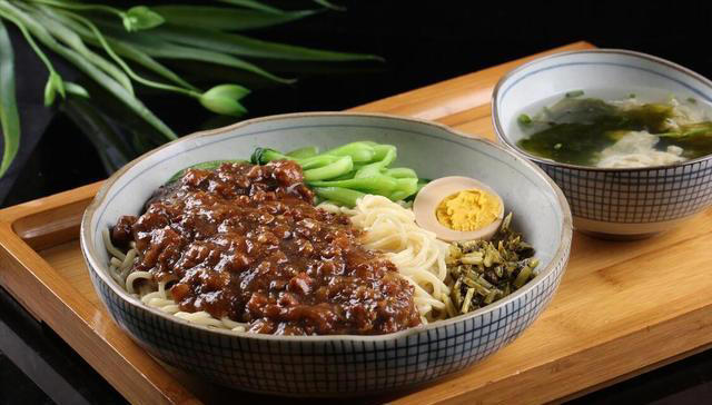 爱吃面条的要收藏，分享秘制炸酱，酱香浓郁，拌饭拌面都是一绝