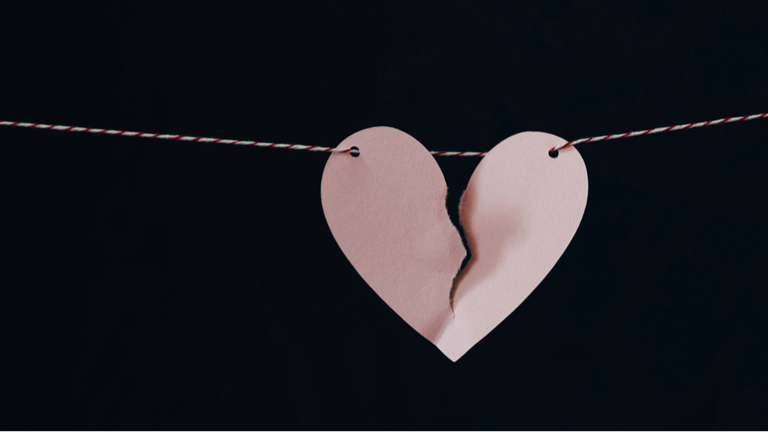 一段感情的破裂，往往是从这两个字开始的