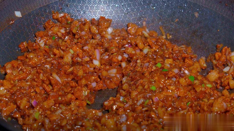 家常肉酱包子教程，和面调馅超简单，全家爱吃肉香足