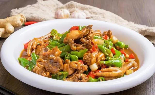 春天吃八菜，健康又自在，八菜指啥？做法简单轻松驾驭，老少皆宜