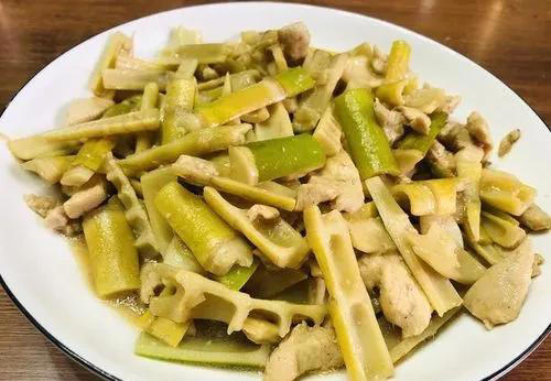 春天吃八菜，健康又自在，八菜指啥？做法简单轻松驾驭，老少皆宜