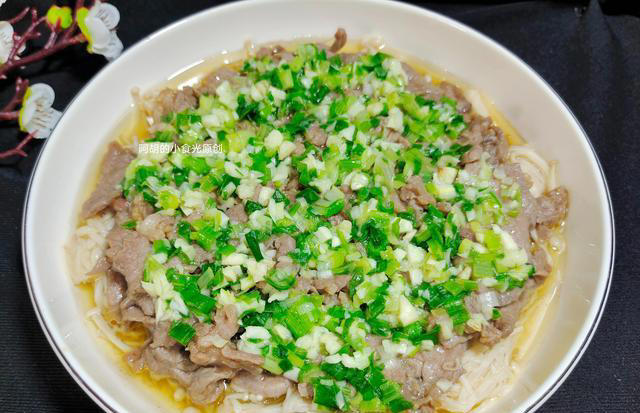 蒸一蒸又香又嫩！三四种食材一起上锅，鲜嫩无比、葱香浓郁巨下饭