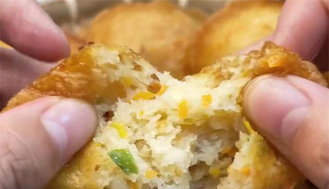 手不沾面，10分钟就能出锅的早餐蔬菜饼，比油条更简单好吃