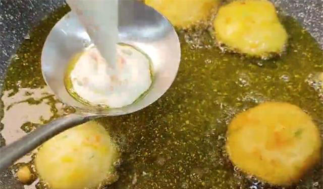 手不沾面，10分钟就能出锅的早餐蔬菜饼，比油条更简单好吃