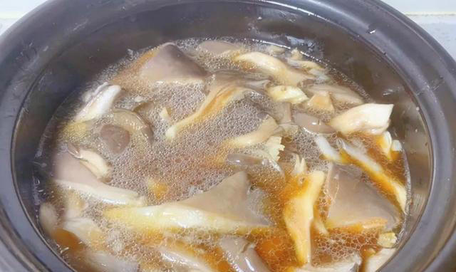 豆腐和它天生一对，后悔没早发现！焖一焖鲜透了，更软嫩、还爆汁