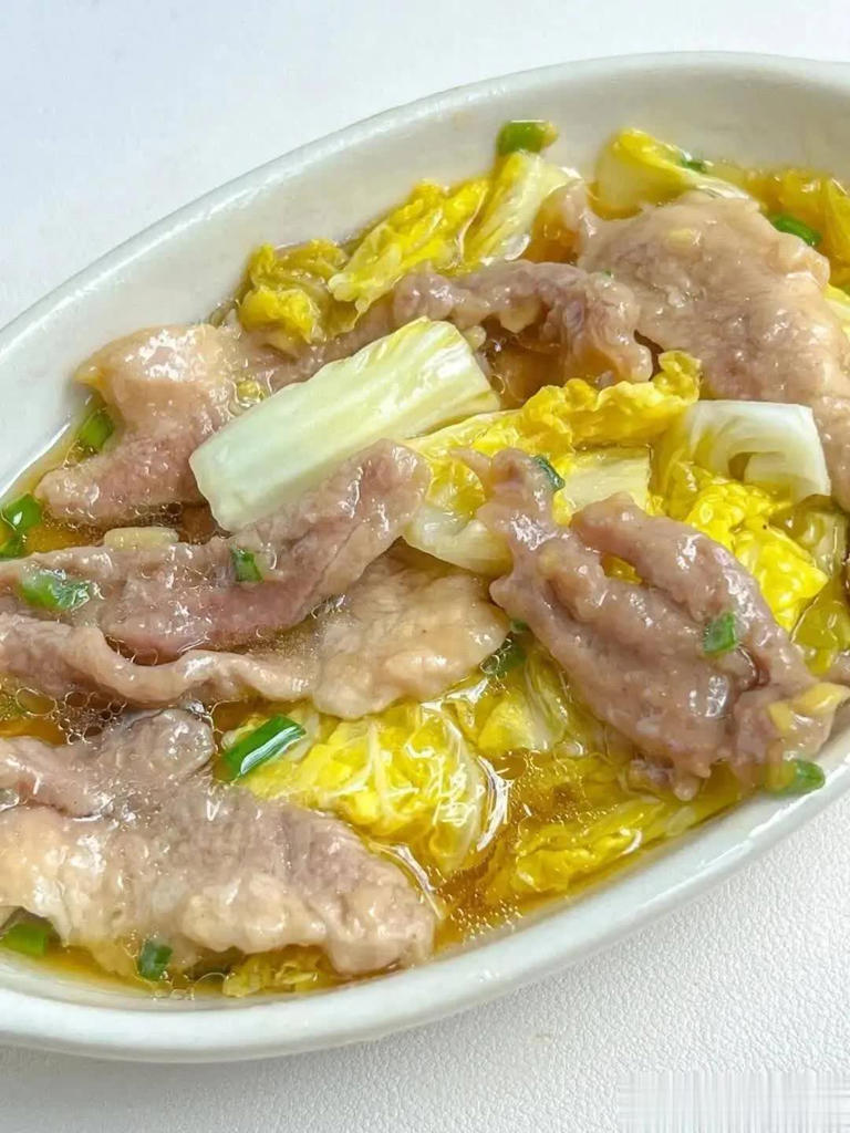 我家五花肉不红烧，切片一蒸香而不腻超下饭