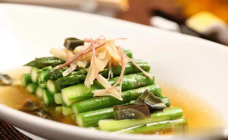 养肝就是养命！肝脏最爱八样菜，每天吃点养出好气色