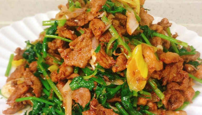 推荐5道炒羊肉的家常做法，不腥不膻，肉质嫩滑，在家也能做大厨