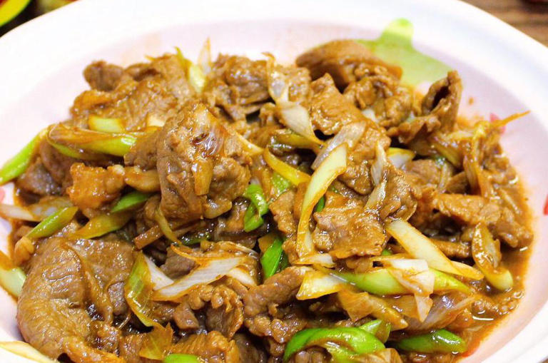推荐5道炒羊肉的家常做法，不腥不膻，肉质嫩滑，在家也能做大厨