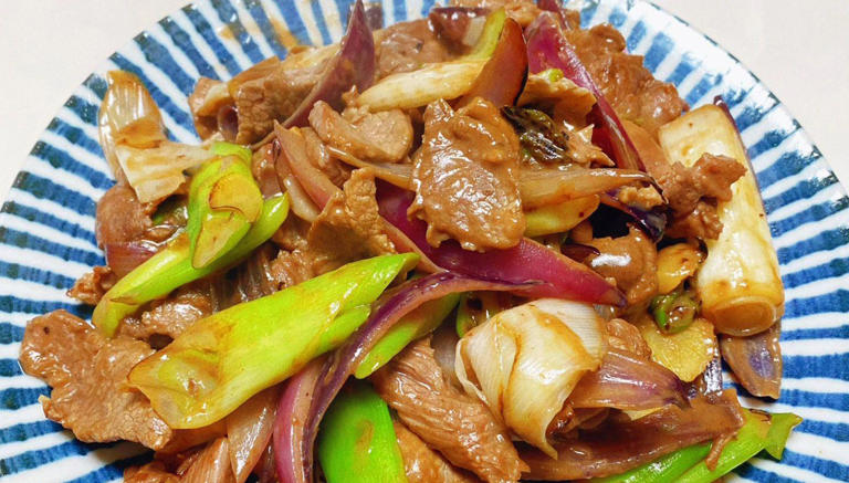 推荐5道炒羊肉的家常做法，不腥不膻，肉质嫩滑，在家也能做大厨