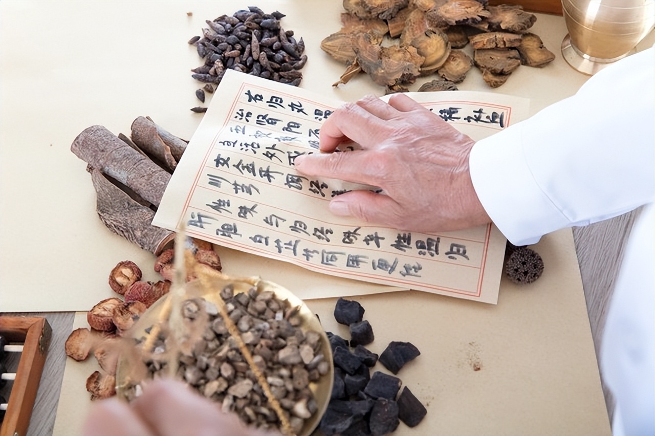 脾虚人就废了一半，送你四个中成药，健脾、补脾、温脾