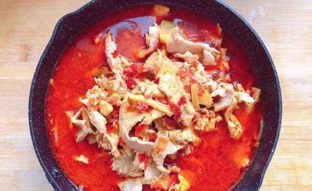 水煮肉片的正宗做法，想要鲜辣有诀窍，大厨教你方法