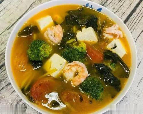 建议中老年人多吃这8种菜，腿脚有劲身体硬朗