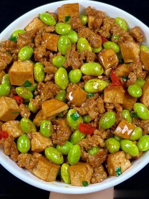 建议中老年人多吃这8种菜，腿脚有劲身体硬朗