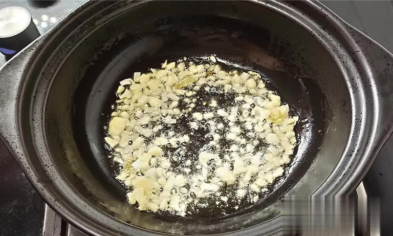 10分钟搞定酸汤米粉做法，酸辣好吃，早上来一碗太爽了