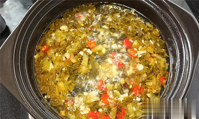 10分钟搞定酸汤米粉做法，酸辣好吃，早上来一碗太爽了