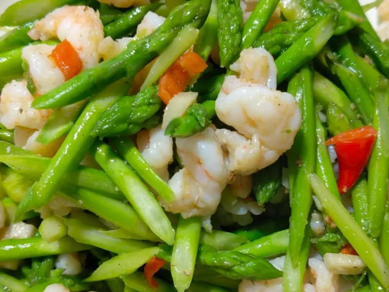 中老年人补钙就吃这八道菜，强筋骨、腿脚好还易吸收